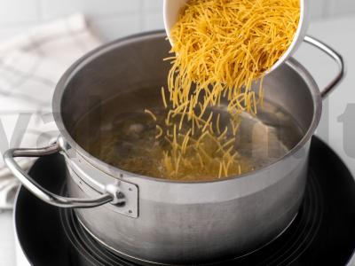 Pomidorų sriuba su makaronais Žingsnis 3