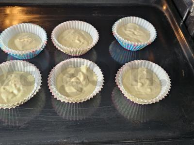 Mafinas su aviečių uogiene ir marmeladiniais saldainiais Žingsnis 2