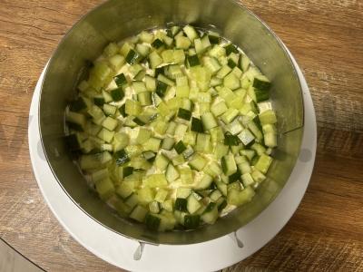 Salotas su raudonąja žuvimi ir ikrais „Carskij“ Žingsnis 8