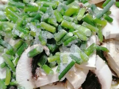 Vegetariškos bulvės su grybais ir česnako stiebais Žingsnis 4