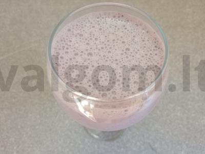 Bananų-mėlynių pieno kokteilis pagrindine nuotrauka