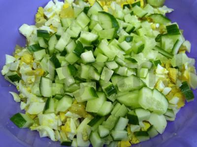 Okroška su vištiena ir rūkytomis dešromis ant beržo sulčių Žingsnis 3