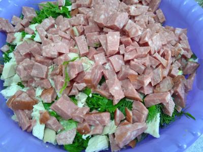 Okroška su vištiena ir rūkytomis dešromis ant beržo sulčių Žingsnis 6