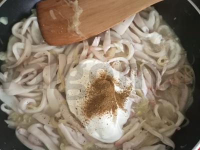 Švelnus kalmaras grietinėlės padaže Žingsnis 4