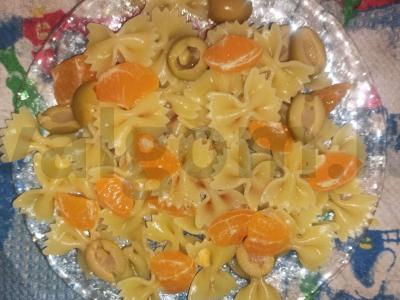 Salotas „Popurri“ su granatų sultimis pagrindine nuotrauka