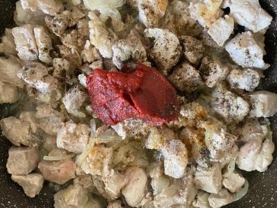 Troškinta kiauliena su daržovėmis ir prieskoniais Žingsnis 5