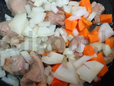 Ryžiai su antis krūtinėlė, pievagrybiais ir daržovėmis Žingsnis 3