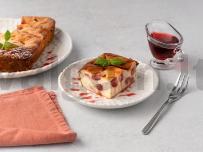 Varškės apkepas su braškėmis pagrindine nuotrauka