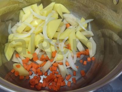 Raudonos lęšio ir bulvių sriuba Žingsnis 1