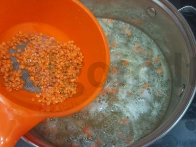 Raudonos lęšio ir bulvių sriuba Žingsnis 3