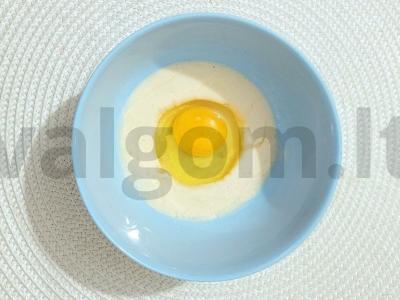 Kukurūzų blynai su šokolado pasta ir avietėmis Žingsnis 1