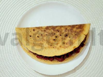 Kukurūzų blynai su šokolado pasta ir avietėmis pagrindine nuotrauka