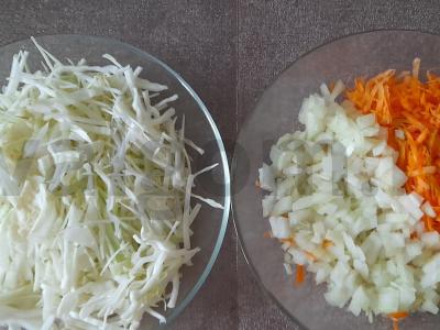 Kepti pyragėliai su kopūstais ir sezamo sėklomis Žingsnis 4