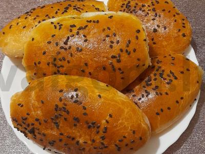 Kepti pyragėliai su kopūstais ir sezamo sėklomis pagrindine nuotrauka