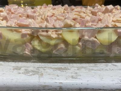 Bulvių apkepas su dešrelėmis, sūriu ir pomidorais Žingsnis 7