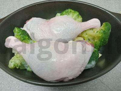 Antis, kepta su obuoliais ir brokoliais Žingsnis 3