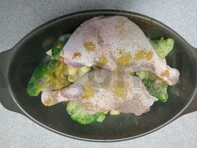 Antis, kepta su obuoliais ir brokoliais Žingsnis 4