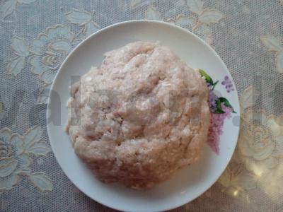 Vištienos filė kotletai su cukinija „Nježenka“ Žingsnis 2