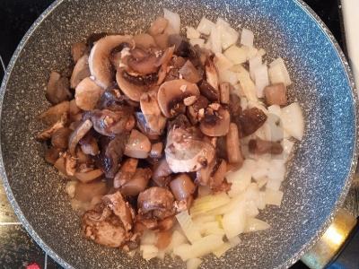 Bulvių blynai su grybais grietinėje Žingsnis 7