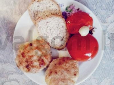 Vištienos filė kotletai su cukinija „Nježenka“ pagrindine nuotrauka