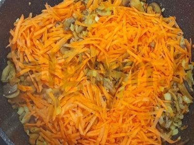 Grybų troškinys Žingsnis 4