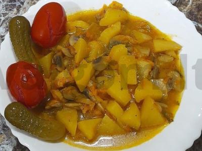 Grybų troškinys pagrindine nuotrauka