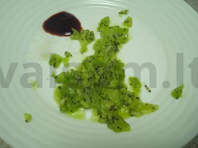 Kepti vištienos blauzdelės su kivi marinatų Žingsnis 1