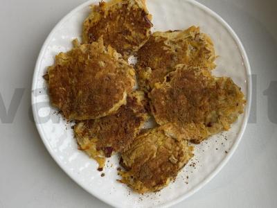 Moliūgų-obuolių bulviniai blynai su avinžirnių miltais pagrindine nuotrauka