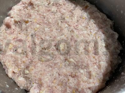 Kiaulienos kotletai su svogūnais ir duona Žingsnis 5