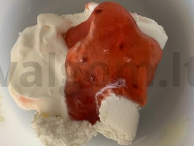 Karšti sumuštiniai su varške ir slyvomis Žingsnis 1