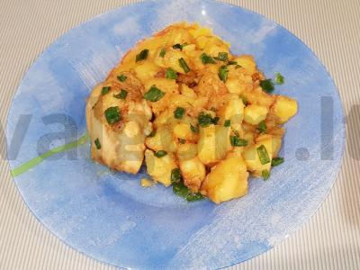 Troškinta vištiena su bulvėmis pagrindine nuotrauka