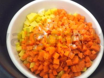 Olivje salotas su doktorine dešra ir svogūnais Žingsnis 3