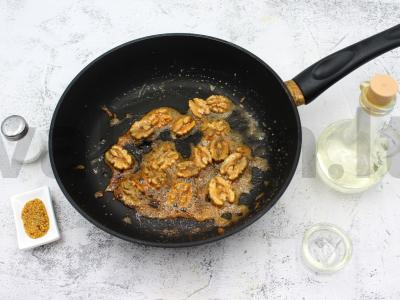 Salotos su kriauše ir dorblu sūriu Žingsnis 2