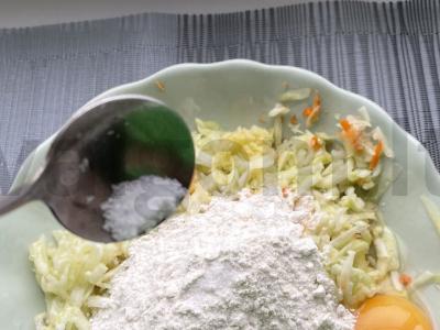 Cukinijų kotletai su grietine Žingsnis 7