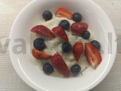 Manų košė su mėlynėmis ir braškėmis Žingsnis 4