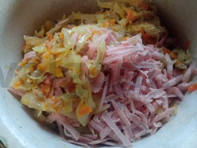 Kepti pyragėliai su kopūstais ir dešrelėmis Žingsnis 3