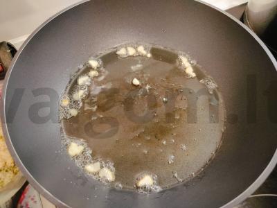 Klasikinis plovas su kiauliena Žingsnis 1