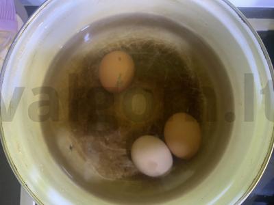 Sultingas salotas su vištiena, ananasais ir graikiniais riešutais Žingsnis 1