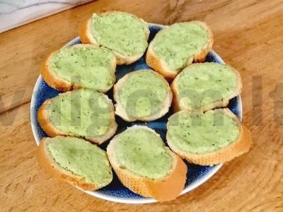 Greiti sumuštiniai su špinatais pagrindine nuotrauka