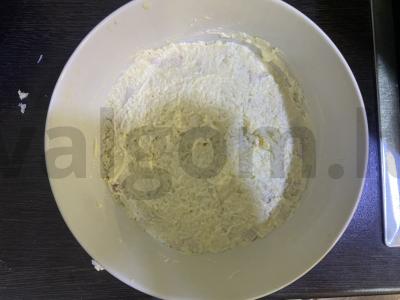 Sultingas salotas su vištiena, ananasais ir graikiniais riešutais Žingsnis 7