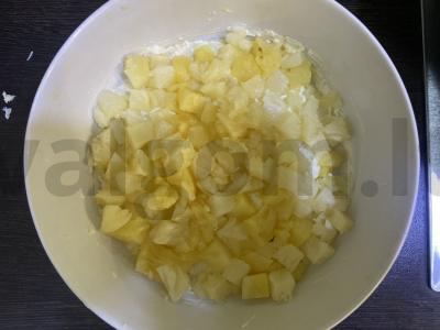 Sultingas salotas su vištiena, ananasais ir graikiniais riešutais Žingsnis 8