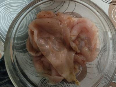 Vištienos krūtinėlė sūrio plutele Žingsnis 1