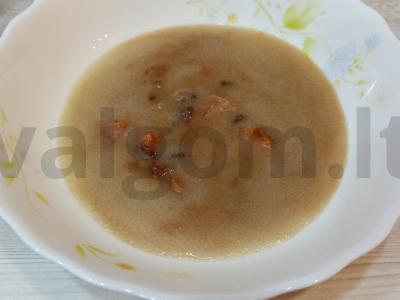 Manų košė su džiovintomis abrikosais ir šokoladu pagrindine nuotrauka