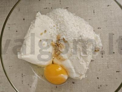 Švelnūs varškėčiai su chia sėklomis Žingsnis 1