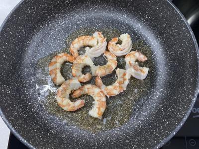 Užkandis „Tartaletės su kreminiu sūriu ir krevetėmis“ Žingsnis 1