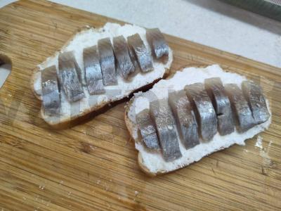 Sumuštiniai su silke ir menkių ikrais Žingsnis 3