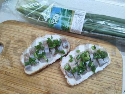 Sumuštiniai su silke ir menkių ikrais Žingsnis 4