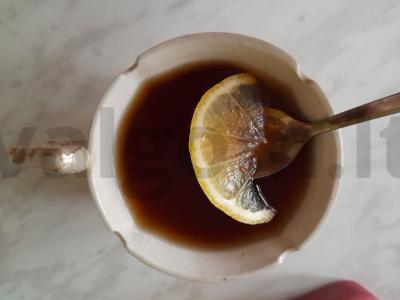 Tonizuojantis gėrimas iš šipinų su avietėmis ir citrina Žingsnis 5