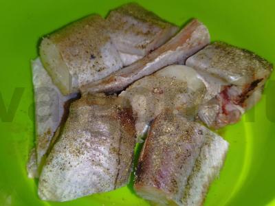 Keptas menkė su svogūnais Žingsnis 1