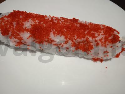 Rolas su silpnai sūdyta upėtakiu ir tobiko ikrais Žingsnis 7